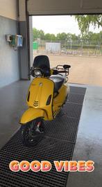 Vespa sprint, Fietsen en Brommers, Scooters | Vespa, Ophalen, Gebruikt, Overige modellen, Benzine