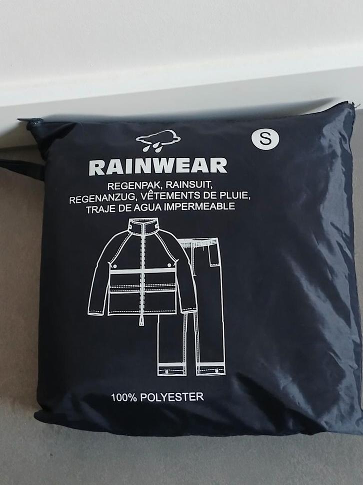 Nieuw regenpak - maat S - donkerblauw, Caravans en Kamperen, Regenkleding, Nieuw, Regenpak, Ophalen of Verzenden