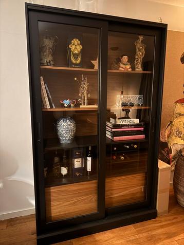 Woood James Vitrinekast Zwart/Walnoot beschikbaar voor biedingen