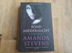 Amanda Stevens/ Rond middernacht, Boeken, Thrillers, Ophalen of Verzenden, Gelezen, Nederland