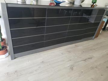 Dressoir en audio TV meubel beschikbaar voor biedingen