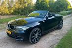 BMW 1-Serie 118i Cabrio 2010 Zwart 19’velgen Leder BEURT APK, Auto's, BMW, 1-Serie, Euro 5, 1995 cc, Zwart