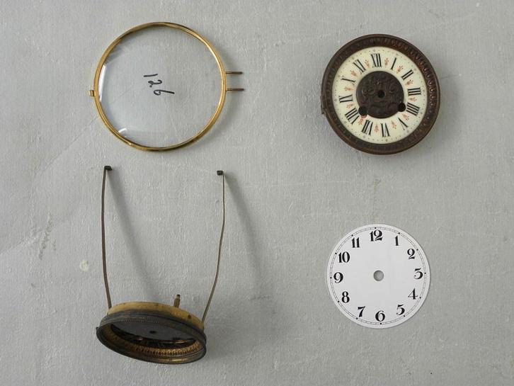 Wijzerplaten, cijferringen, glasdeksels serie 19, Antiek en Kunst, Antiek | Klokken, Ophalen of Verzenden