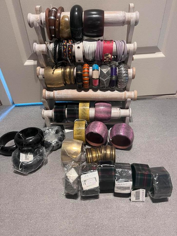 Grote restpartij armbanden Manouk., Sieraden, Tassen en Uiterlijk, Armbanden, Nieuw, Overige materialen, Zwart, Ophalen of Verzenden