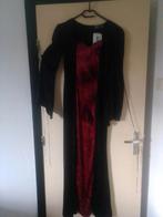 gothic jurk zwart en rood van Laughing Vampire,maat M / L, Kleding | Dames, Nieuw, Ophalen of Verzenden, Onder de knie, Rood