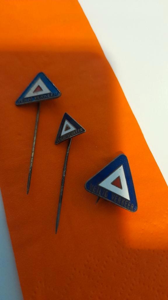 Vintage Veilig Verkeer Speldjes Collectie, Verzamelen, Speldjes, Pins en Buttons, Gebruikt, Overige onderwerpen, Ophalen of Verzenden