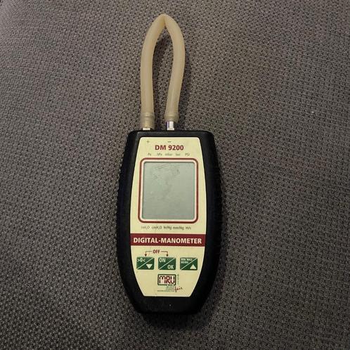 MRU DM 9200 digitale manometer, Doe-het-zelf en Verbouw, Meetapparatuur, Gebruikt, Druk, Ophalen of Verzenden