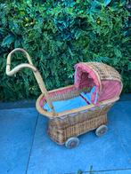 Rotan poppenwagen met nieuw kussen, laken en deken, Ophalen, Gebruikt, Babypop