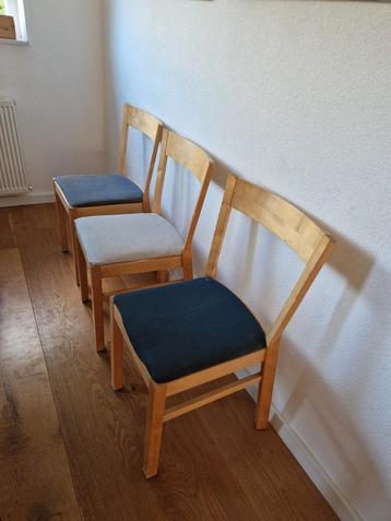 6 eetkamerstoelen beschikbaar voor biedingen