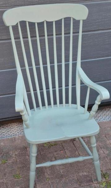 TEAB Grijze houten fauteuil - babykamer stoel Apeldoorn beschikbaar voor biedingen