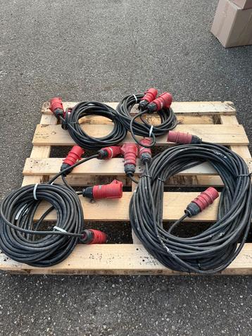 Krachtstroom 4 polig kabel, 4x 12,5m en 2x 25m beschikbaar voor biedingen