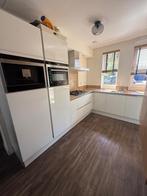 Hoogglans keuken L vorm incl werkende apparatuur, Huis en Inrichting, Keuken | Complete keukens, Ophalen of Verzenden, Zo goed als nieuw