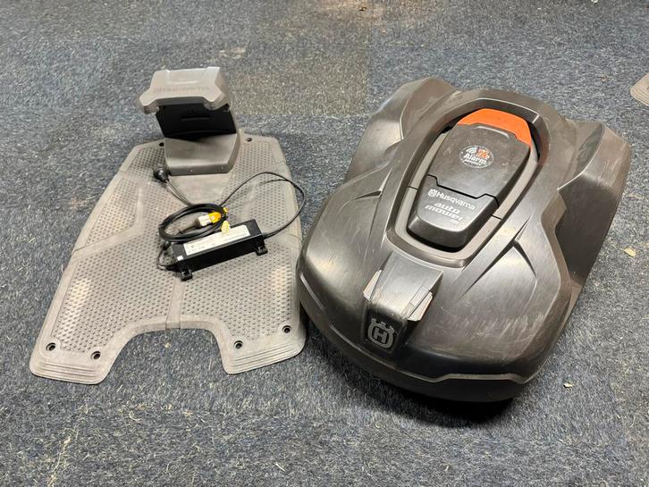 Husqvarna Automower 420 Robotmaaier, Tuin en Terras, Robotmaaiers, Gebruikt, 20 tot 25 cm, Ophalen
