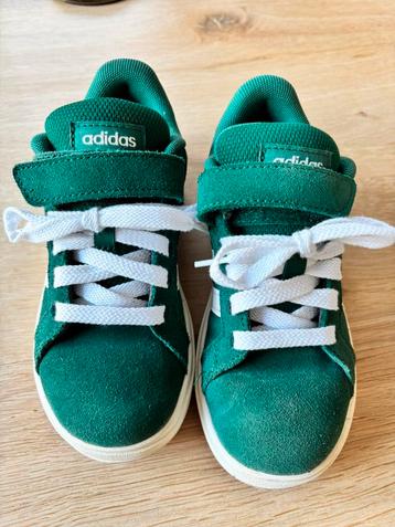 Adidas sneakers- nieuw beschikbaar voor biedingen