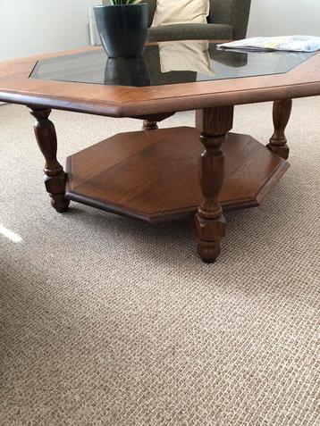 Eiken salon tafel, met glasplaat.