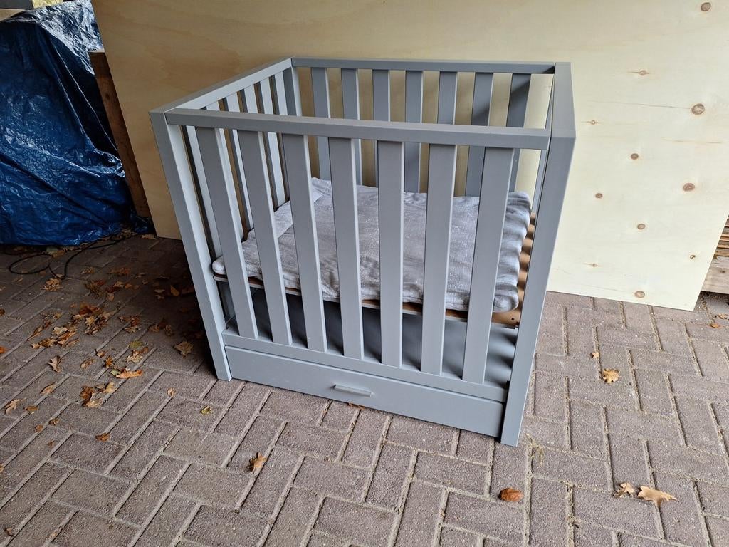 Handgemaakte box met lade + boxkleden, Kinderen en Baby's, Boxen, Ophalen, Gebruikt, Rechthoekig, In hoogte verstelbaar