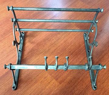 Zware IJzeren Kapstok beschikbaar voor biedingen