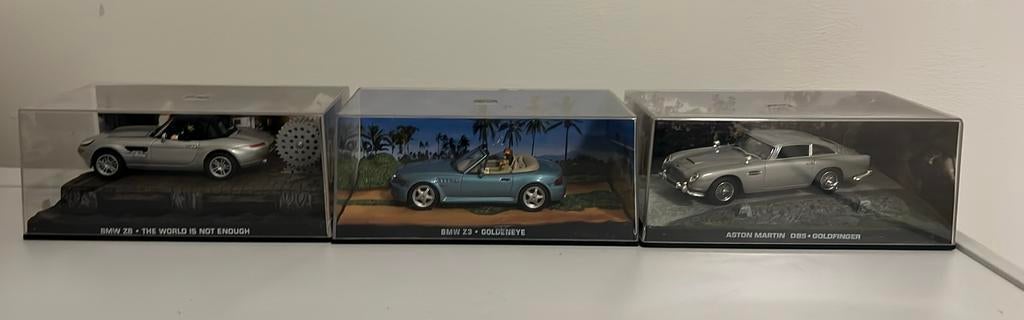 James bond model auto’s set 1:43, Ophalen of Verzenden, Zo goed als nieuw, Desktop