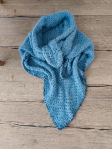 Angora, handgemaakte shawl/omslag doek beschikbaar voor biedingen