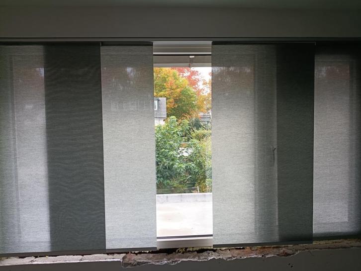 Paneelgordijn grijs gemeleerd, Huis en Inrichting, Stoffering | Gordijnen en Lamellen, Zo goed als nieuw, 100 tot 150 cm, 200 cm of meer