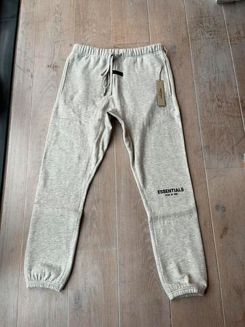 Essentials grijze joggingbroek beschikbaar voor biedingen