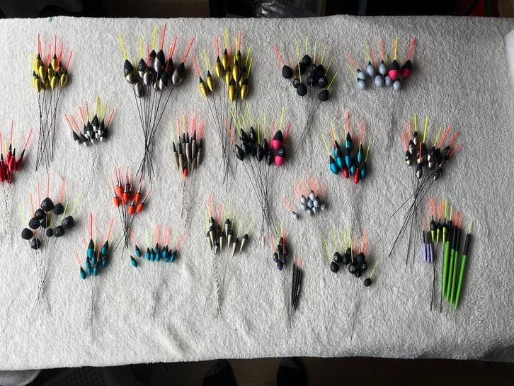 adv 622 / NIEUW grote mixpartij 200 merkdobbers, Watersport en Boten, Hengelsport | Witvissen, Nieuw, Dobber of Lood, Ophalen of Verzenden