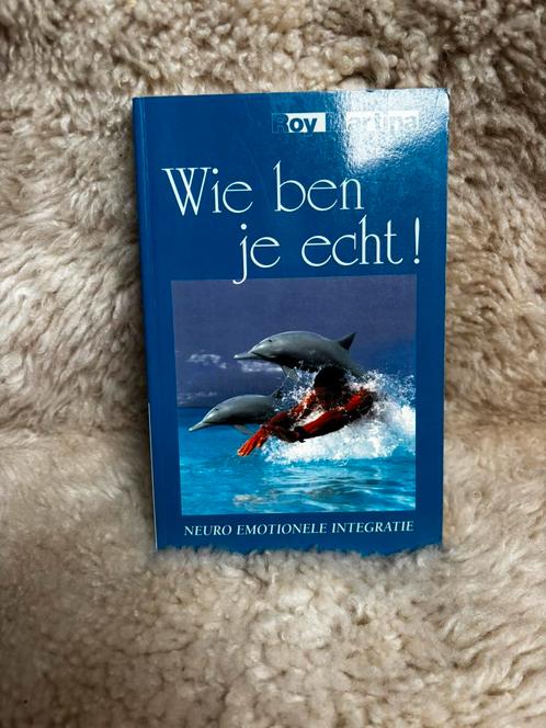 R. Martina - Wie ben je echt!, Boeken, Wetenschap, Zo goed als nieuw, Ophalen of Verzenden