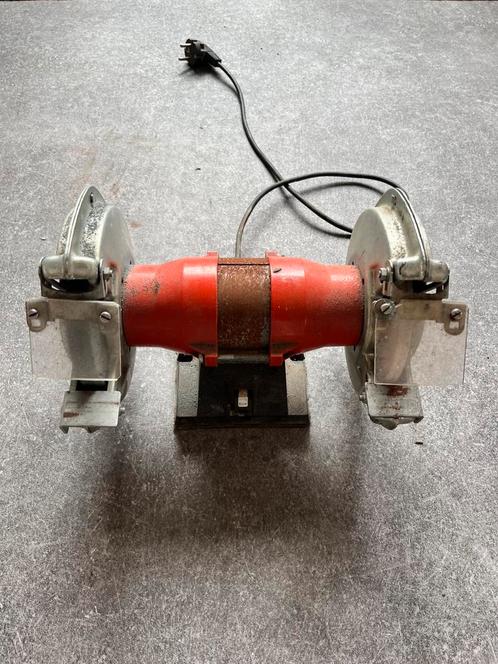 Femi Slijpmachine, Doe-het-zelf en Verbouw, Gereedschap | Slijpmachines, Zo goed als nieuw, Werkbankslijpmachine, Minder dan 700 watt