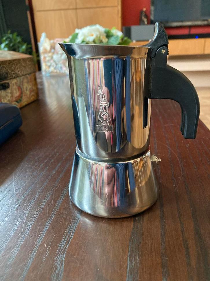 Bialetti Venus 2 kops RVS mokkapot, Witgoed en Apparatuur, Koffiezetapparaten, Gebruikt, Koffiebonen, Espresso apparaat, 2 tot 4 kopjes