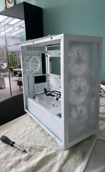 NZXT H7 Flow RGB Wit 2022 beschikbaar voor biedingen
