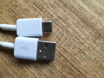 4 Oplaad kabels voor Android telefoons beschikbaar voor biedingen