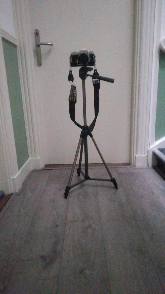 Tri-pod voor Camera, Audio, Tv en Foto, Fotografie | Statieven en Balhoofden, Zo goed als nieuw, Driepoot, 150 tot 175 cm, Met balhoofd