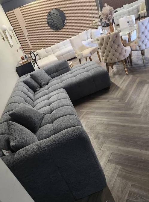 Luxe 4-Zits Geknoopte Bank – Beige & Donkergrijs | 285x175 c, Huis en Inrichting, Banken | Complete zithoeken, Nieuw, Ophalen of Verzenden
