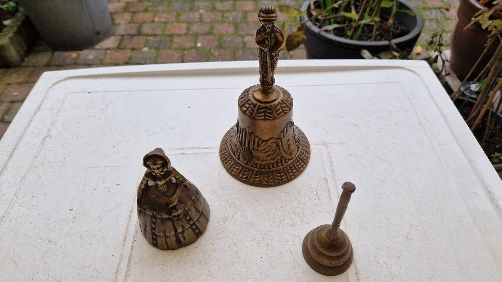 3 antieke koperen tafelbellen, Antiek en Kunst, Ophalen of Verzenden, Koper