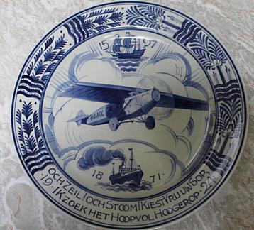 Fraai wandbord Porceleyne Fles met Fokker vliegtuig uit 1926 beschikbaar voor biedingen