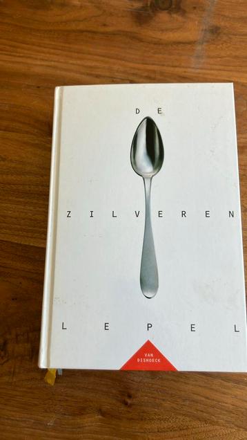 de zilveren lepel beschikbaar voor biedingen