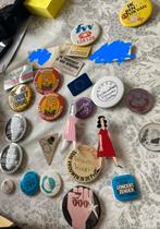 Vintage Buttons,  politiek , vrouwenrechten , PVDA, Verzamelen, Gebruikt, Ophalen of Verzenden, Overige onderwerpen