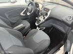Ford Ka 1.2 Titanium X NL-AUTO / AIRCO, Auto's, Ford, Voorwielaandrijving, Euro 5, Gebruikt, 1242 cc