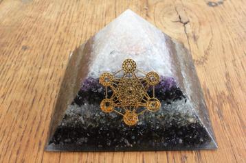 Orgonite piramide Labradoriet, Metatron’s Cube en meer beschikbaar voor biedingen