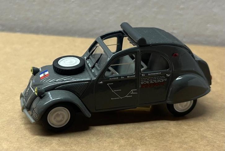 1:43 Norev , Citroën 2CV AZ PO Parijs-Tokio 1956, Hobby en Vrije tijd, Modelauto's | 1:43, Gebruikt, Auto, Norev, Ophalen of Verzenden
