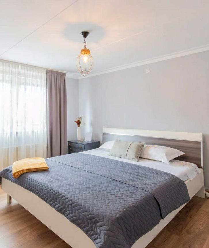 Tweepersoonsbed, Huis en Inrichting, Slaapkamer | Bedden, Zo goed als nieuw, Tweepersoons, 180 cm, 200 cm, Hout, Wit, Ophalen