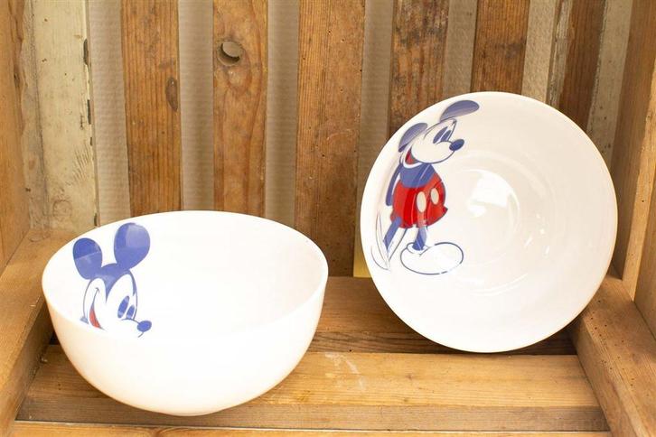2 Mickey mouse schalen 31624, Huis en Inrichting, Keuken | Servies, Gebruikt, Schaal of Schalen, Overige stijlen, Porselein, Ophalen of Verzenden