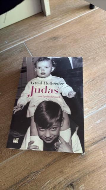 Astrid Holleeder - Judas beschikbaar voor biedingen