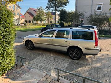 Volvo V70 2.4 140PK 2003 Grijs/zilver beschikbaar voor biedingen