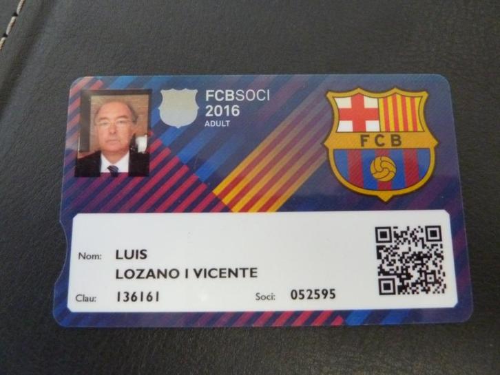 Seizoenkaart Carnet de Soci Barcelona 2016 Anual Adult, Verzamelen, Sportartikelen en Voetbal, Gebruikt, Overige typen, Buitenlandse clubs