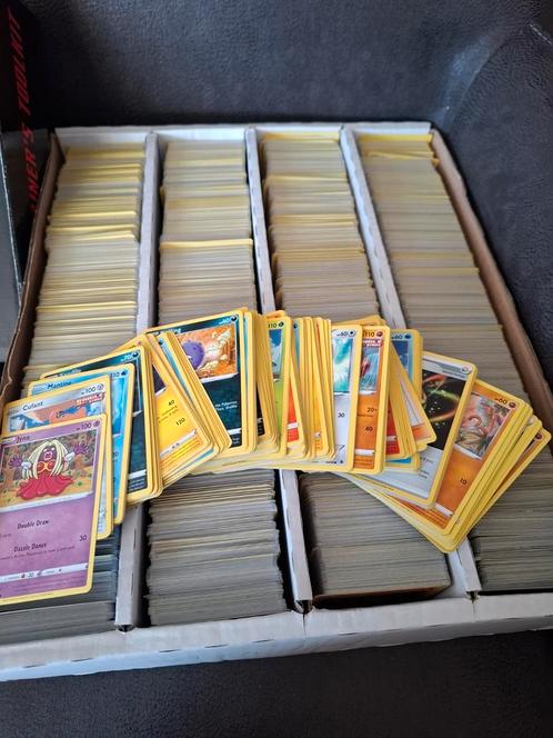 Bulk niet glim Pokemonkaarten swsh tijdperk 50 euro per 1000, Hobby en Vrije tijd, Verzamelkaartspellen | Pokémon, Zo goed als nieuw