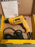 Boormachine DeWalt D21008, Boormachine, Ophalen of Verzenden, Zo goed als nieuw, Klopboormechanisme