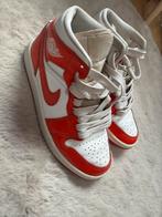 Oranje-Witte-roode jordan 1 high, Kleding | Dames, Schoenen, Oranje, Ophalen of Verzenden, Sneakers of Gympen, Zo goed als nieuw
