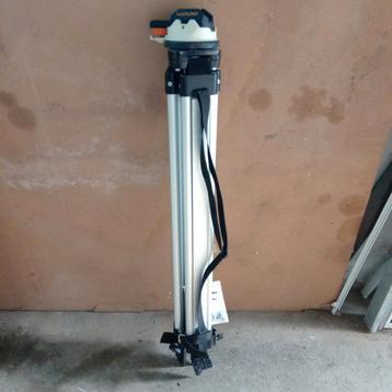 Robuust aluminium statief met houder traploos beschikbaar voor biedingen