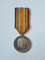 Huwelijksmedaille onderscheiding 1966 Beatrix Claus, Verzamelen, Ophalen of Verzenden, Landmacht, Nederland, Boek of Tijdschrift